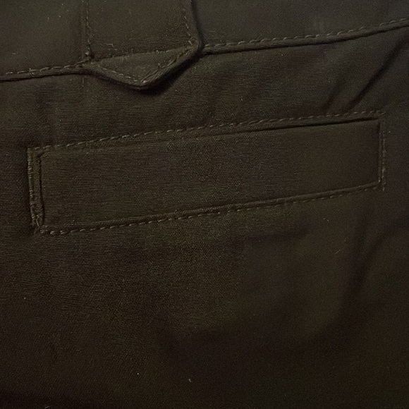 H & M Black pants Size 6 4 pockets 15 waist x 9 rise x 35 length - Picture 4 of 7